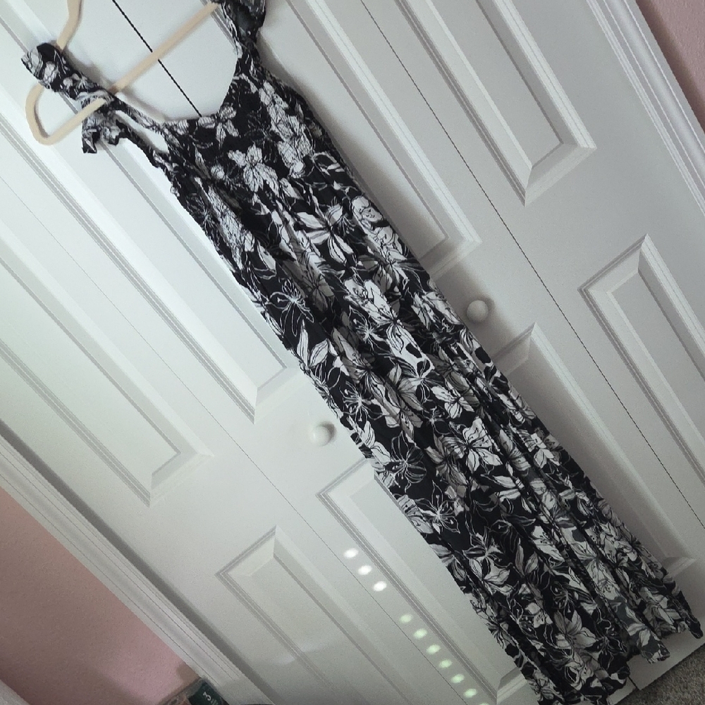 Raviya Black and White Floral Maxi Dress